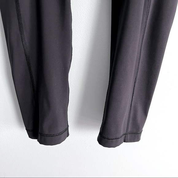 Athleta Ultimate Stash Pocket Capri Solid Black Leggings Active Workout Gym - Picture 11 of 14